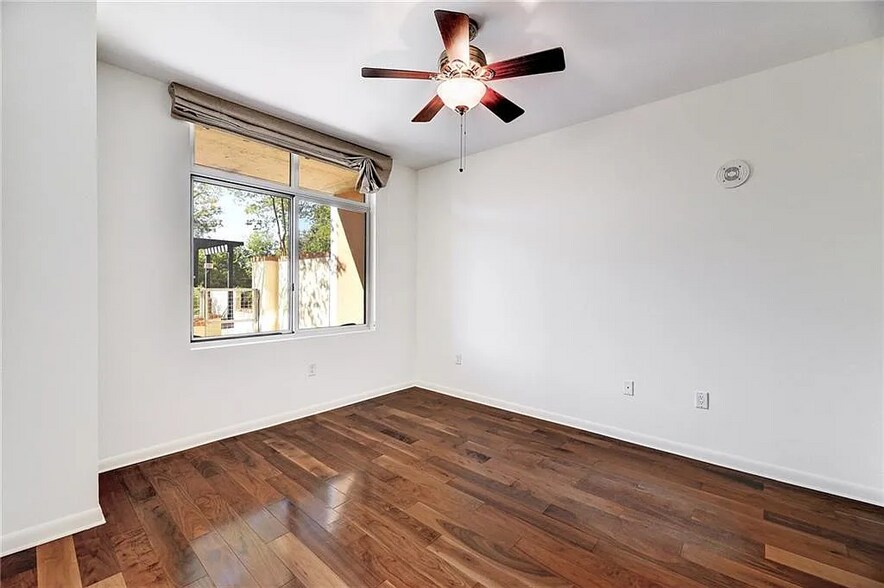 Second Bedroom Suite - 54 Rainey St