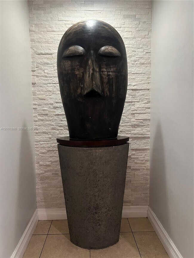 Building Photo - 850 N Miami Ave