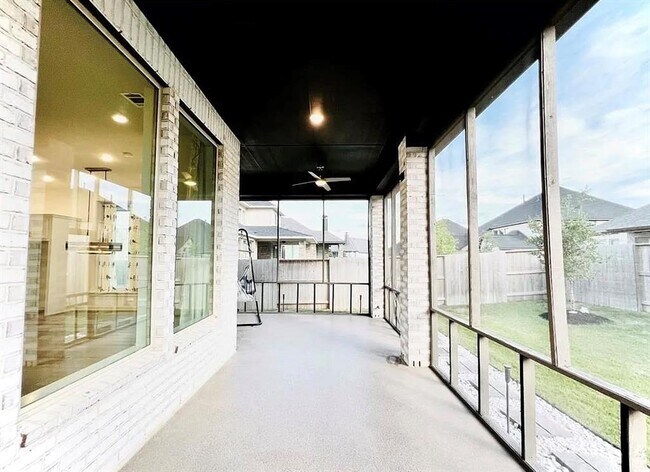 Building Photo - 3023 Dragonlet Ln