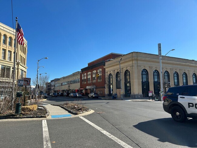 Building Photo - 1224 Monroe Ave
