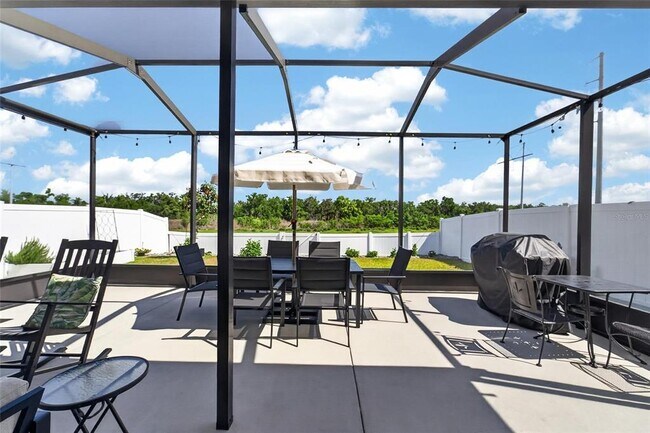 Building Photo - 11176 Leland Groves Dr