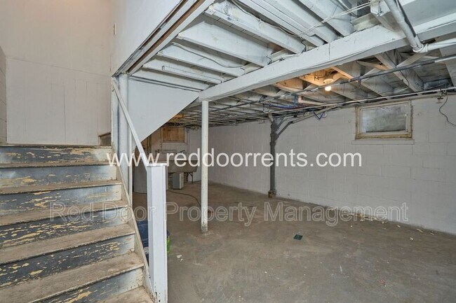 Building Photo - 3907 E 38th St
