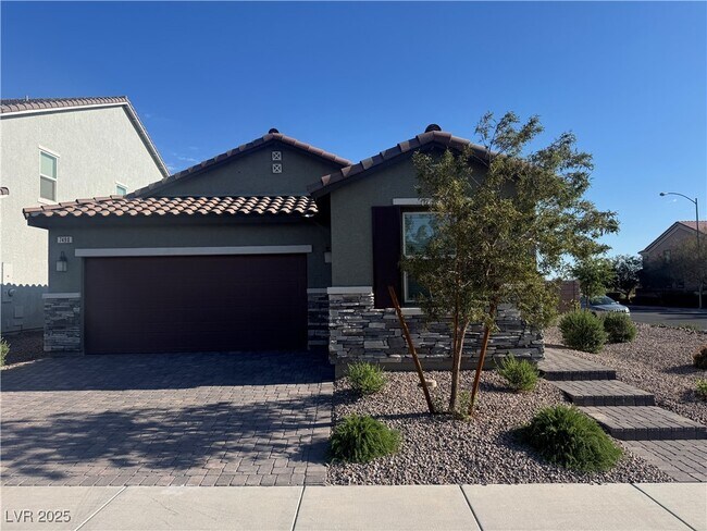 Primary Photo - 7490 Lush Oasis Ave.