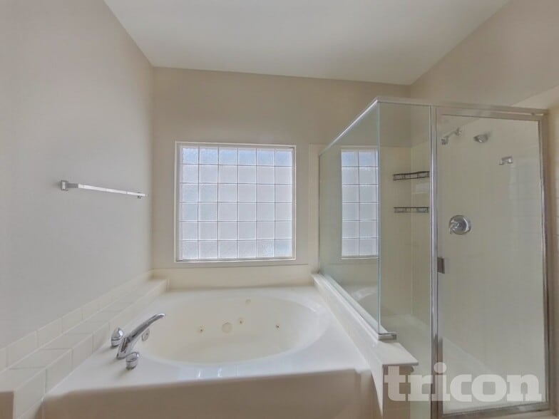 Building Photo - 4123 Farmdale Ave