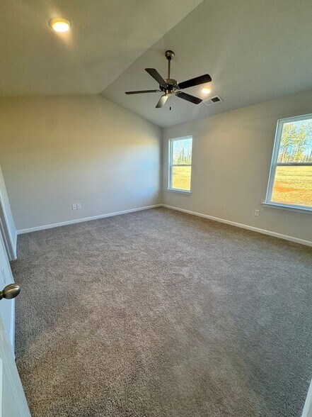 Building Photo - 914 W Sumter St