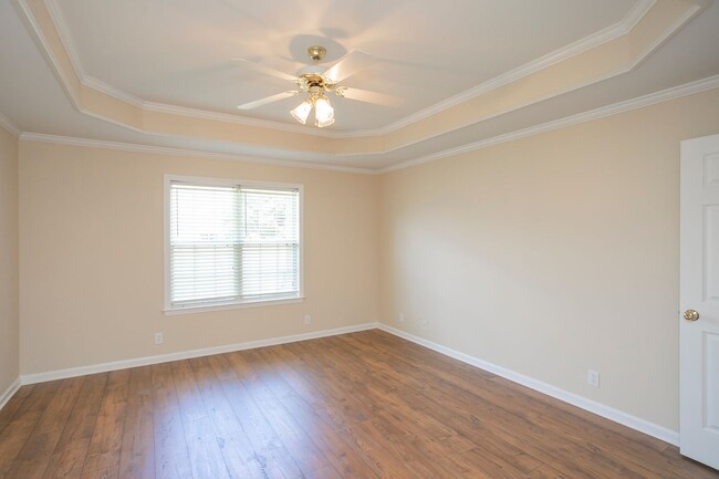 Building Photo - Lovely Townhome in Murfreesboro!