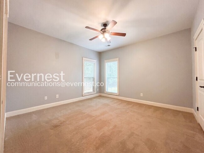 Building Photo - Spacious  Home with Garage and Deck / 3 Bed, 3 Bath / Garage-attached / Available now!