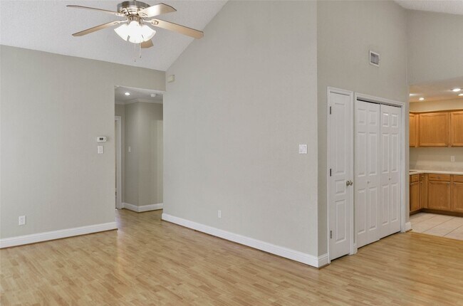 Building Photo - 23627 Pebworth Pl