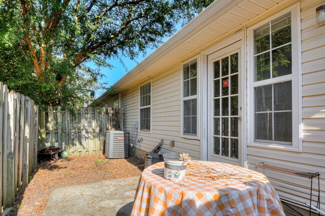 Building Photo - 2014 Emerald Bay Dr