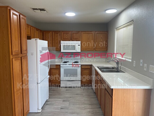 Building Photo - 17514 W Watson Ln