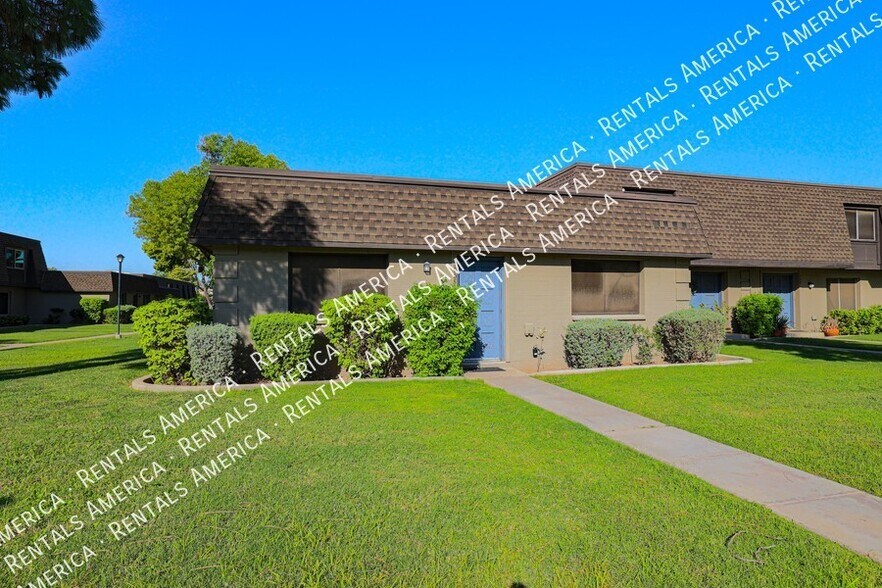 Primary Photo - 5005 S Willow Dr