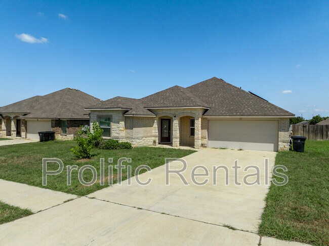 Building Photo - 6117 Verde Dr