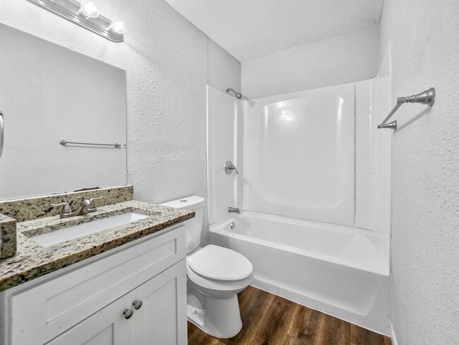 Building Photo - 3 BR/1BA | Updated Single Family Home | 1-Car Covered Parking | Gated backyard !