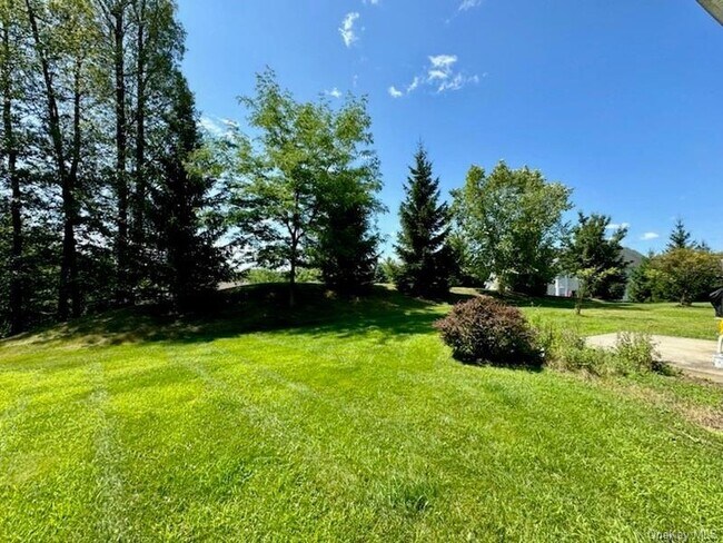 Building Photo - 24 Cobblestone Ln