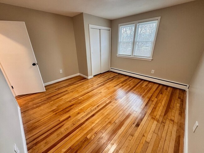 Building Photo - 34 Gates Ln