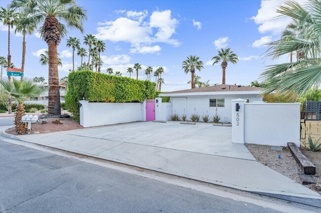 Building Photo - 502 Calle Santa Rosa S