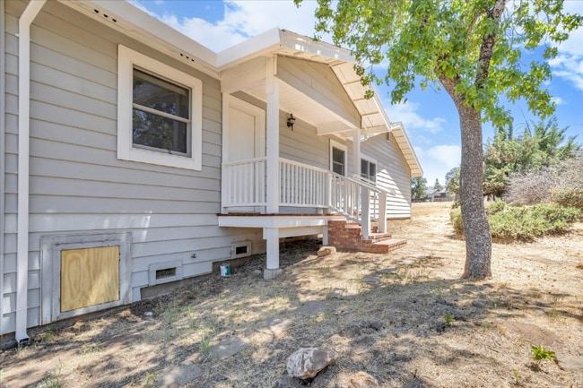 Building Photo - 21179 Hemlock St