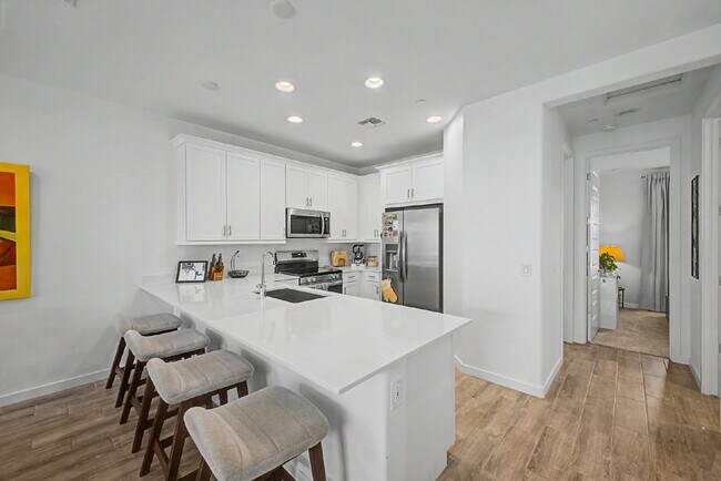 Building Photo - Live the Hawes Crossing Lifestyle – Pool, Pickleball & More! Internet included in the rent!
