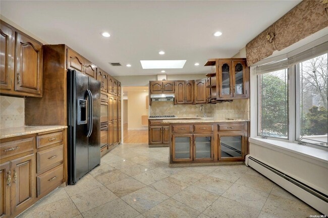Building Photo - 260 Oak Ridge Ln