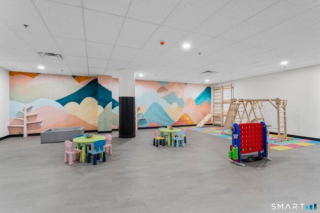 Building Photo - 480 Myrtle St