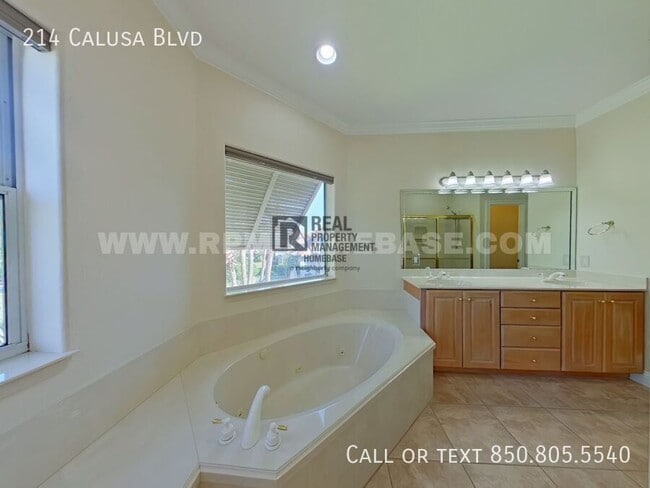 Building Photo - 214 Calusa Blvd