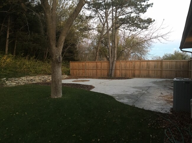 Building Photo - FANTASTIC FAMILY HOME! GREAT LOCATION!