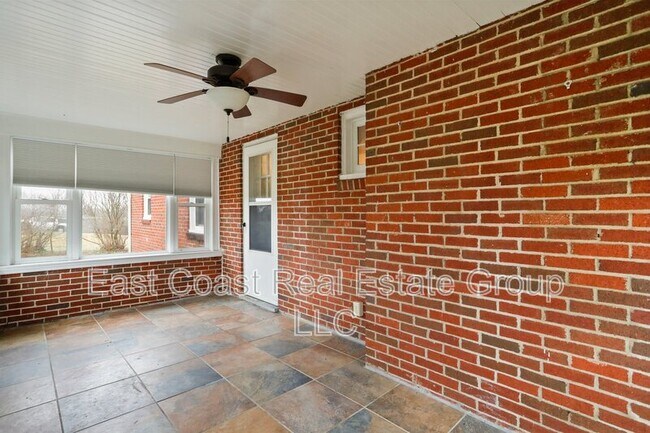 Building Photo - 838 Jenny Wren Dr