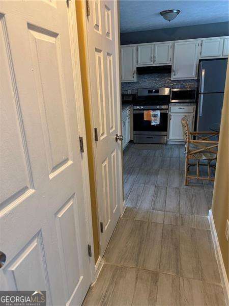 Building Photo - 2578 Shadowbrook Dr