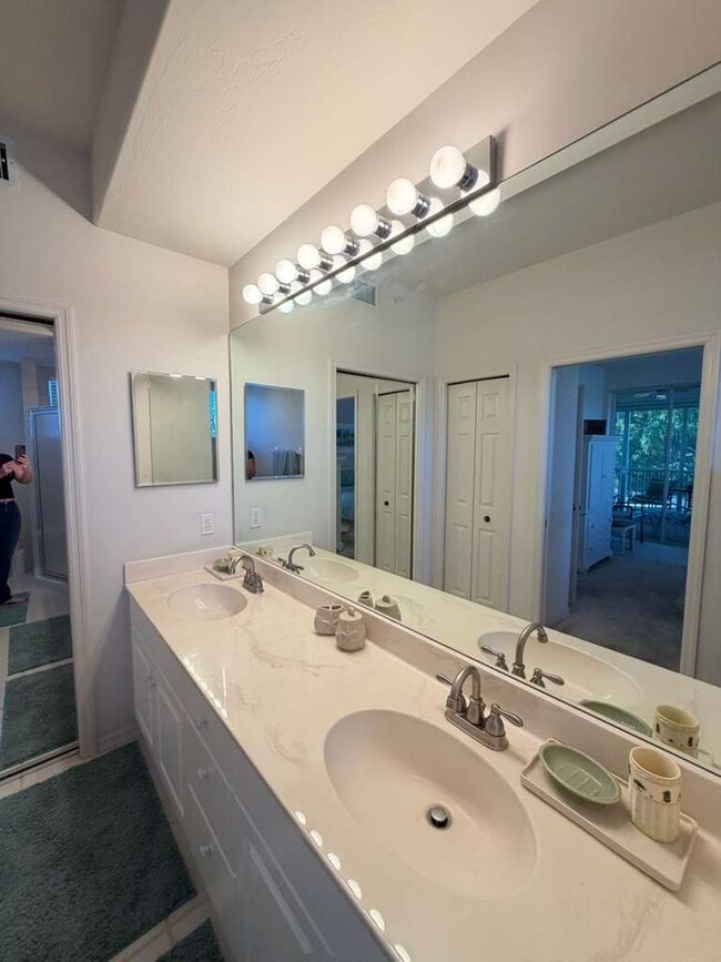 Building Photo - 17020 Willowcrest Way