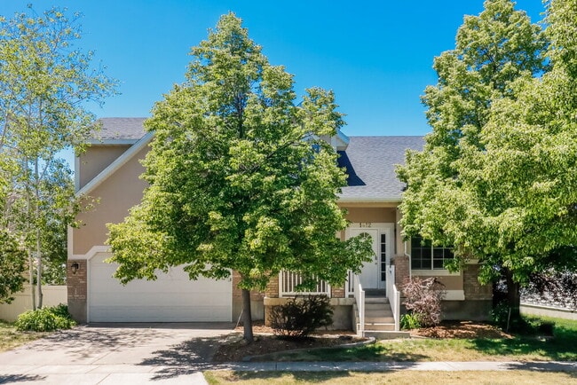 Building Photo - 1412 Pebblecreek Dr S