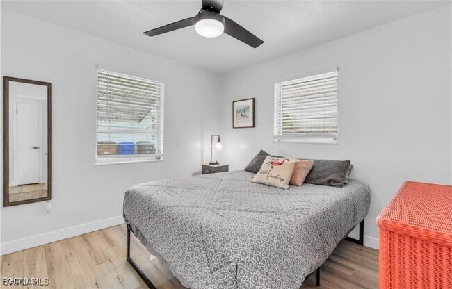 Building Photo - 1661 Coronado Rd