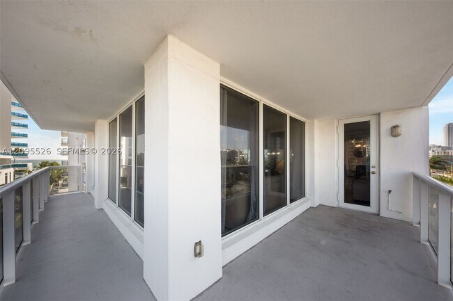 Building Photo - 2751 S Ocean Dr