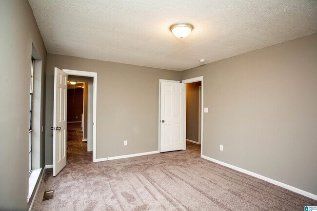 Building Photo - 1110 Croyden Cir