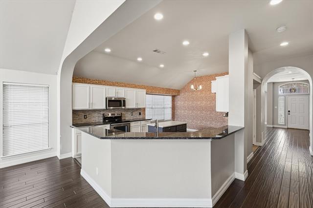 Building Photo - 2661 Redcedar Dr