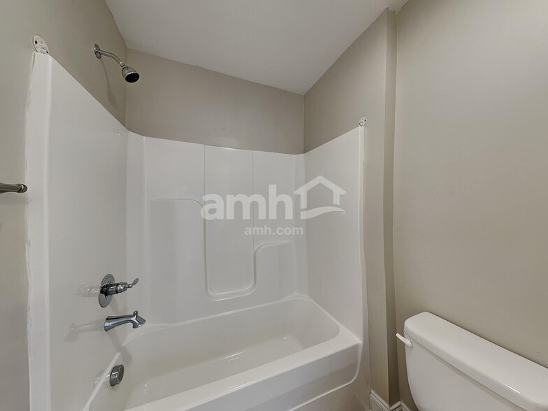 Building Photo - 5342 Tupelo St