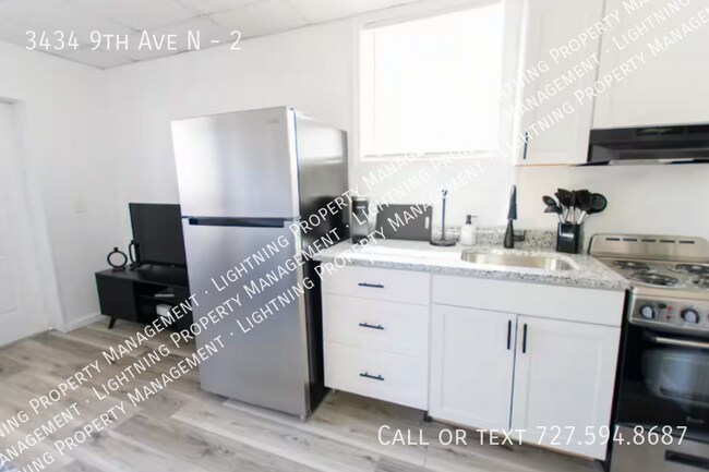Building Photo - 3434 9th Ave N