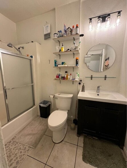 Building Photo - 3023 1/2 Van Buren Pl