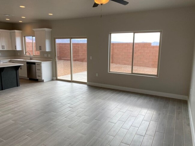 Building Photo - Beautifully Designed 3 Bedroom Townhome Ne...