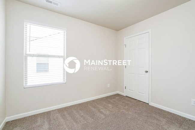 Building Photo - 4 Bedroom Pet-Friendly Home in Raleigh, NC with Main Street Renewal