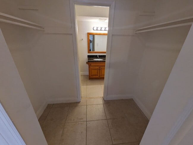 Building Photo - 3/2 Water/Sewer Incl