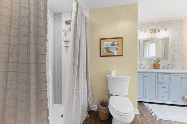 Building Photo - 3 Bedroom Furnished in Oldham County