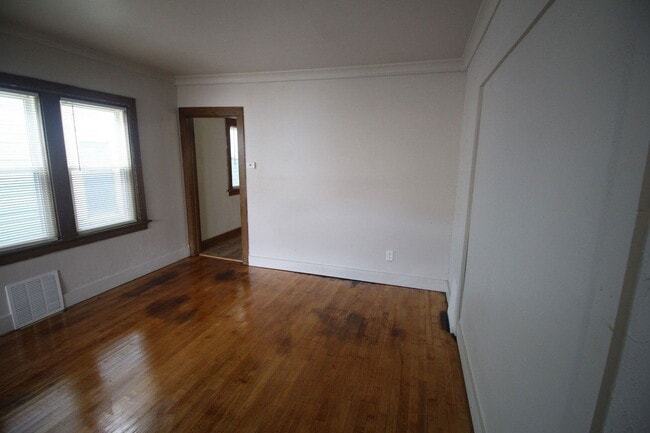 Building Photo - 3215 W Auer Ave