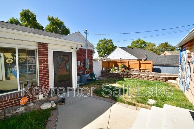 Building Photo - 2689 E Barbey Dr
