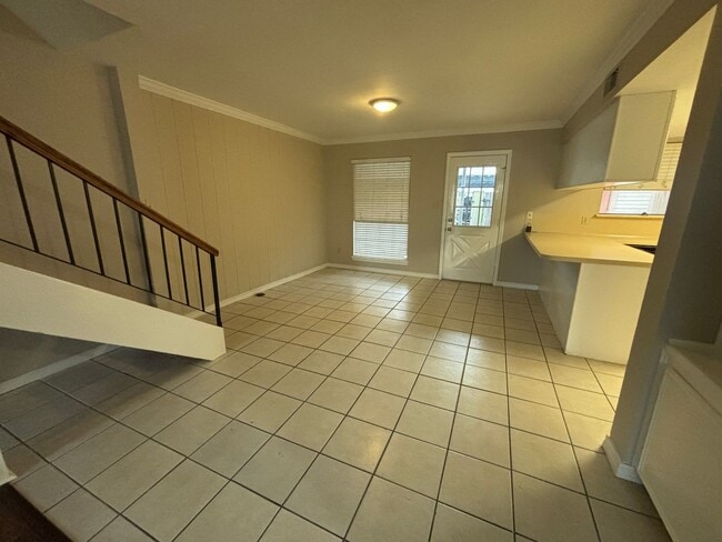 Building Photo - 9503 Balsa Dr