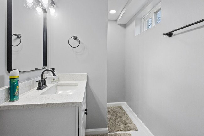 Building Photo - Charming 4BR House in Temple Hills