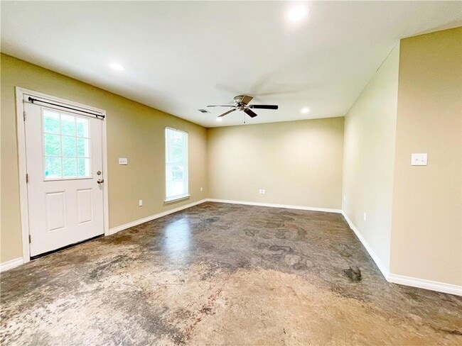 Building Photo - 72194 Formosa Dr