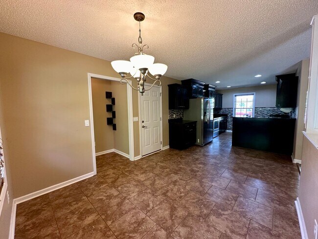Building Photo - 3920 Cantle Dr