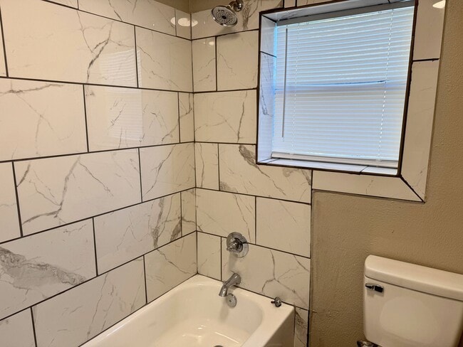 Building Photo - Quiet, 2 Bed 1 Bath Home In Burkburnett