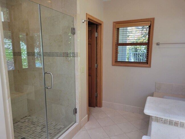 Building Photo - Incredible Reliez Valley Home