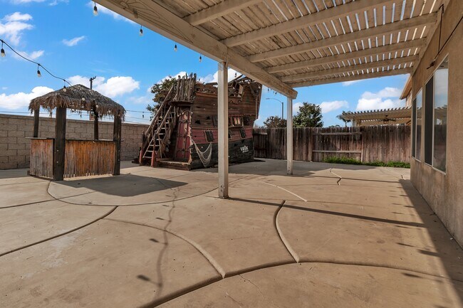 Building Photo - 952 E Cottonwood St